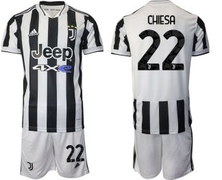 Juventus Turin Heimtrikot Saison 2022 in schwarz und weiß mit Aufdruck Chiesa 22