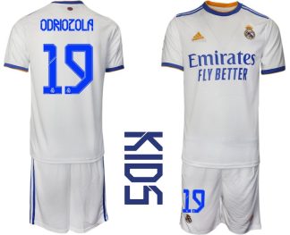 Kinder Real Madrid 2021/22 Heimtrikot weiss blau mit Aufdruck Odriozola 19